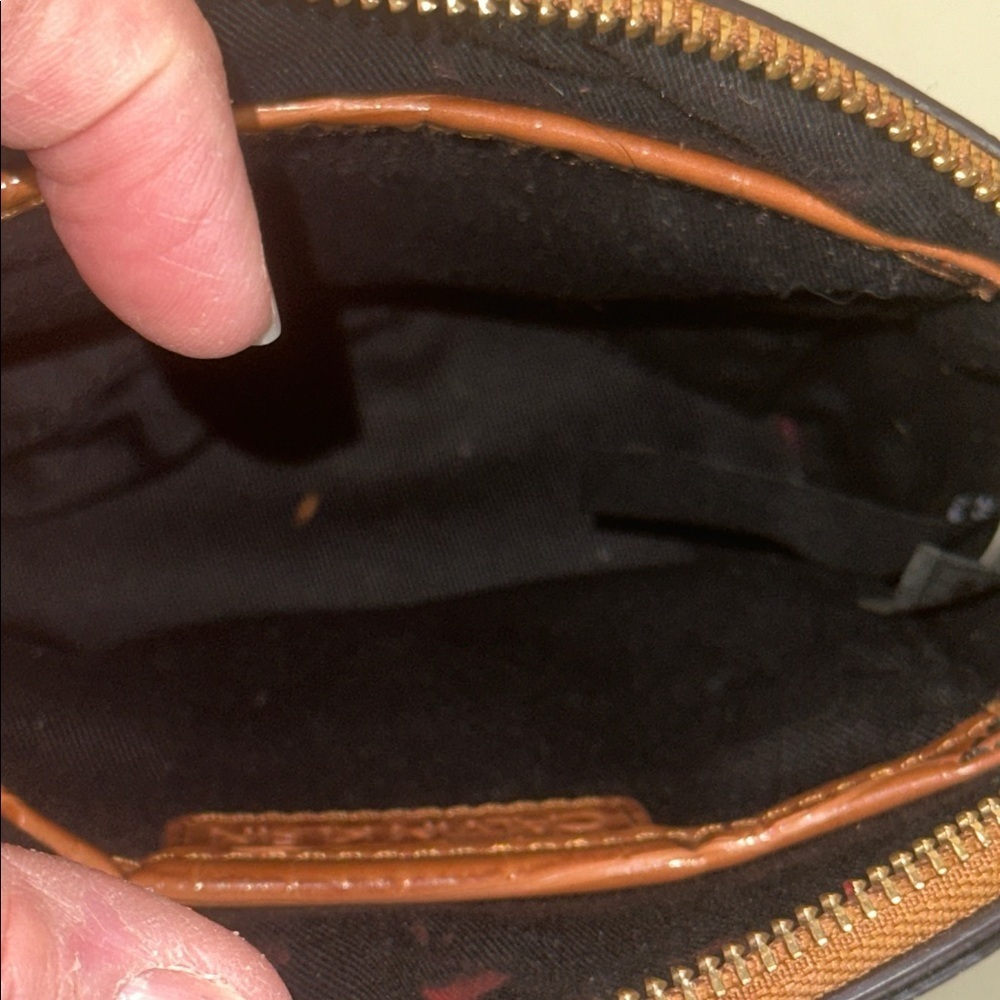 Calvin Klein Crossbody Mini Bucket - Picture 7 of 9